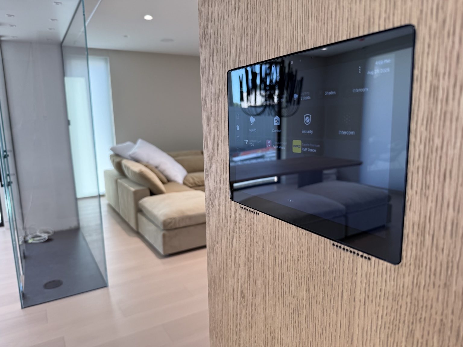 Smart home touchscreen